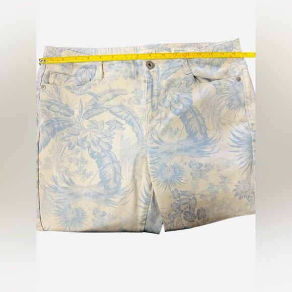 J. Jill Blue and White Floral Cropped Jeans - Picture 6 of 8